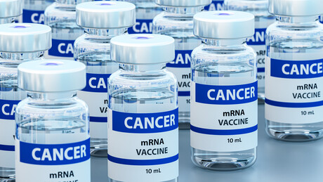 Vacina experimental de mRNA avança como possível imunizante universal contra o câncer