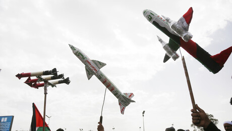 Houthis atacam alvos em Israel; entre eles o principal aeroporto