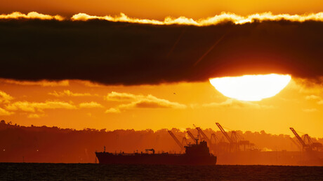 União Europeia cogita aceitar acordo desigual para evitar tarifas de Trump