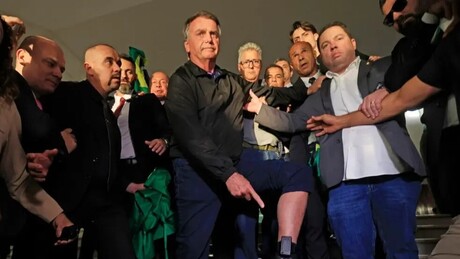 Moraes dá 24h para Bolsonaro explicar violação de medida cautelar