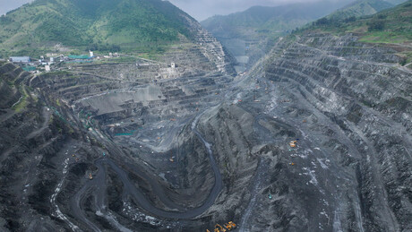 China descobre jazida de urânio com valor industrial mais profunda do mundo