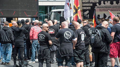 Neonazistas usam academias esportivas como fachada para se espalharem pelo mundo