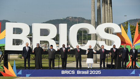 País africano de língua portuguesa avalia entrada no BRICS