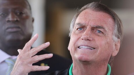 Moraes descarta prisão de Bolsonaro por "irregularidade isolada"