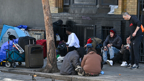 Trump assina ordem para facilitar remoção de moradores de rua