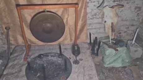 VÍDEO: Altar satânico é encontrado em vila do Donbass liberada das forças de Kiev