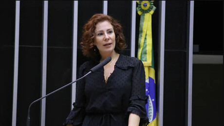 Ministério da Justiça inicia processo de extradição de Carla Zambelli