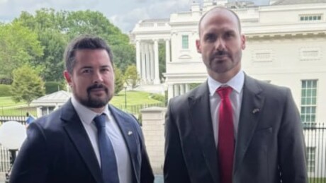 Eduardo Bolsonaro e Paulo Figueiredo celebram sanções contra Moraes e prevêem novas retaliações