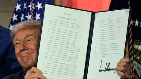 Trump assina ordem implementando tarifa de 50% contra Brasil