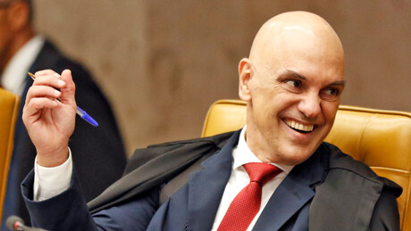 Nos bastidores, Moraes diz que sanções não vão 'mudar nada' - imprensa