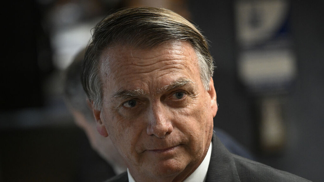 Defesa diz que Bolsonaro 'não descumpriu medida'  em ato e promete recorrer