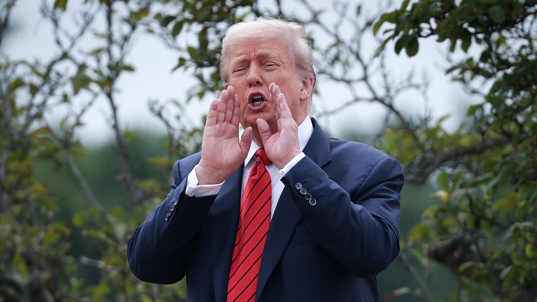 Trump impõe tarifa adicional de 25% à Índia por compra de petróleo russo