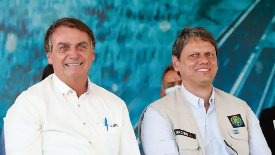 Tarcísio pede a Moraes autorização para visitar Bolsonaro