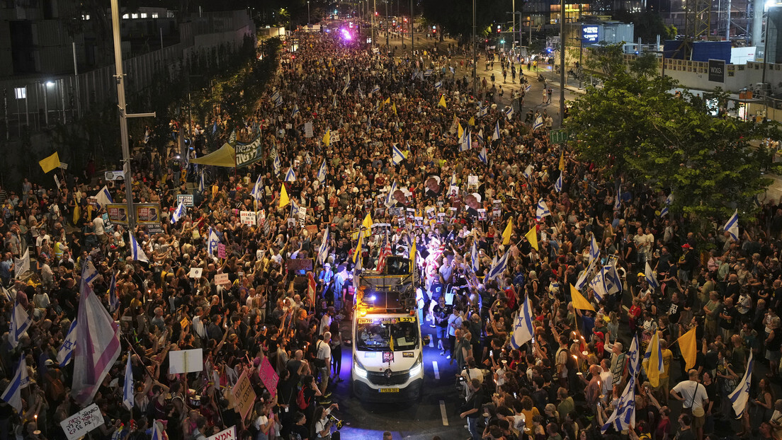 Milhares de pessoas tomam as ruas de Israel contra governo Netanyahu (VÍDEOS)