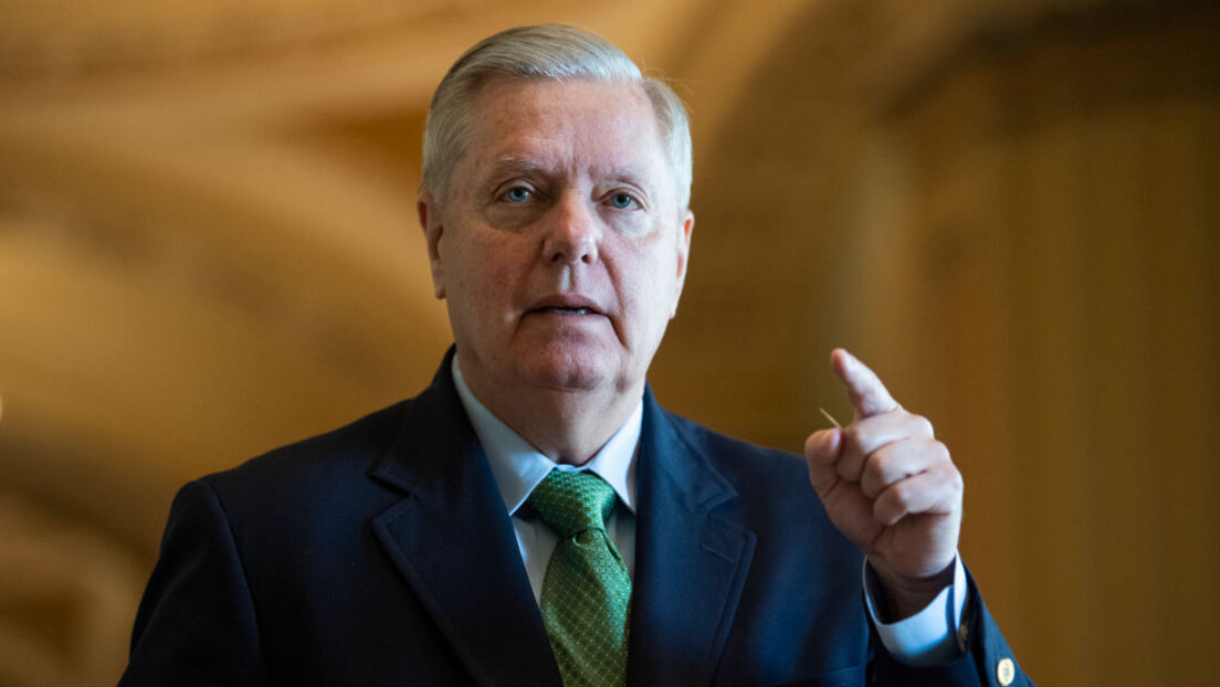 Plano do governo Trump contra Rússia consiste em 'esmagar' Brasil e países do BRICS, diz senador