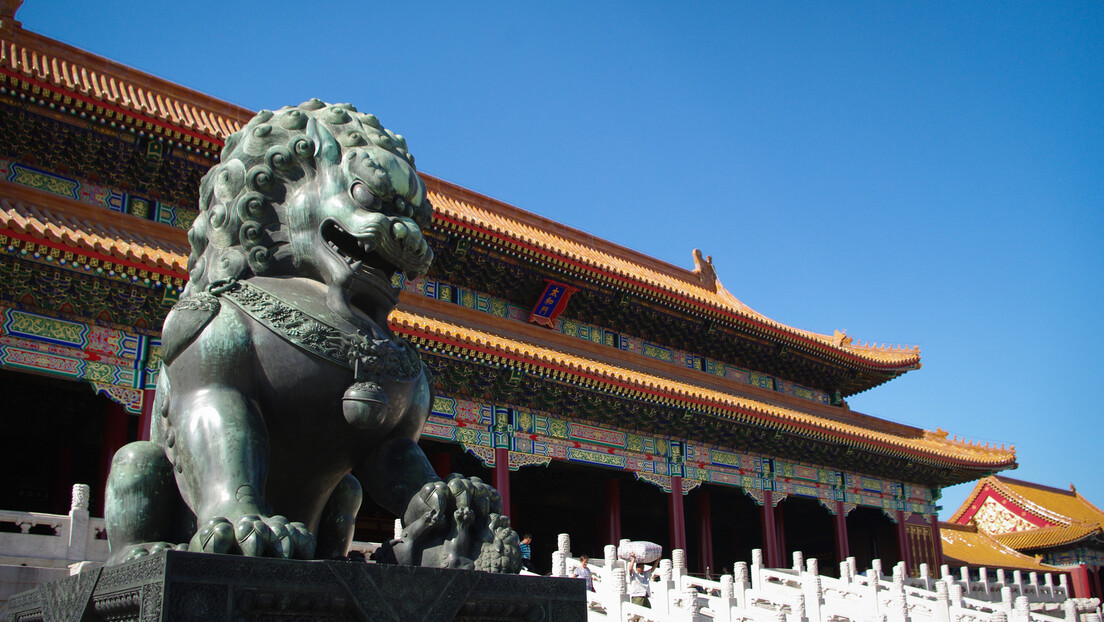 China impõe sanções contra dois bancos europeus