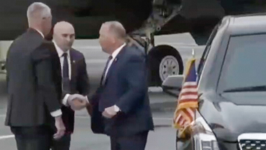 VÍDEO: seguranças de Putin e Trump se cuprimentam