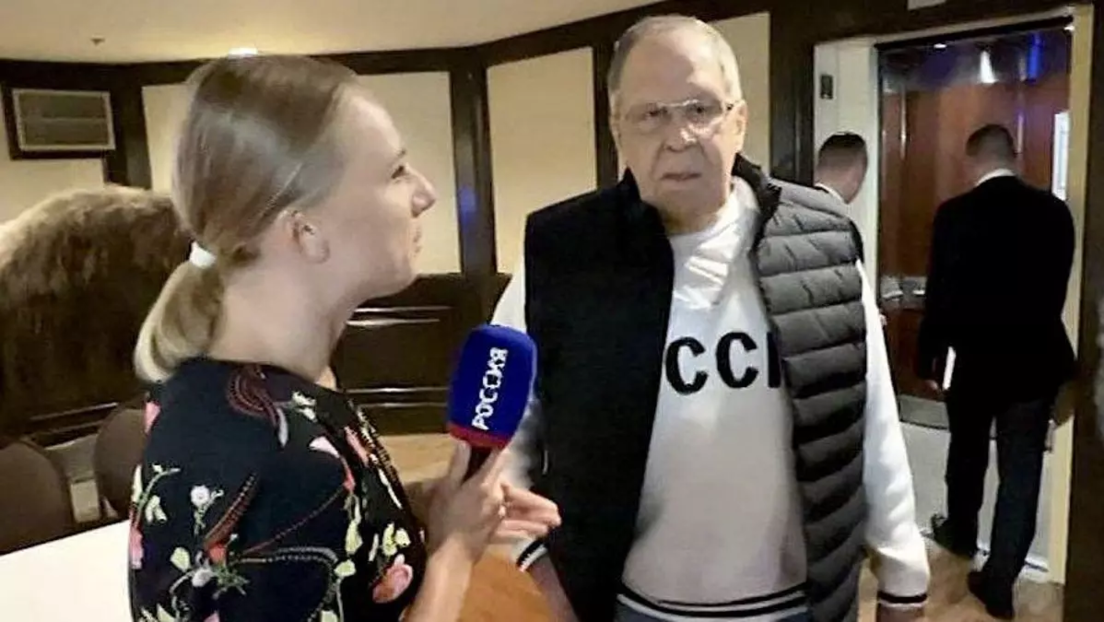 Lavrov conta como os americanos reagiram ao seu moletom da URSS