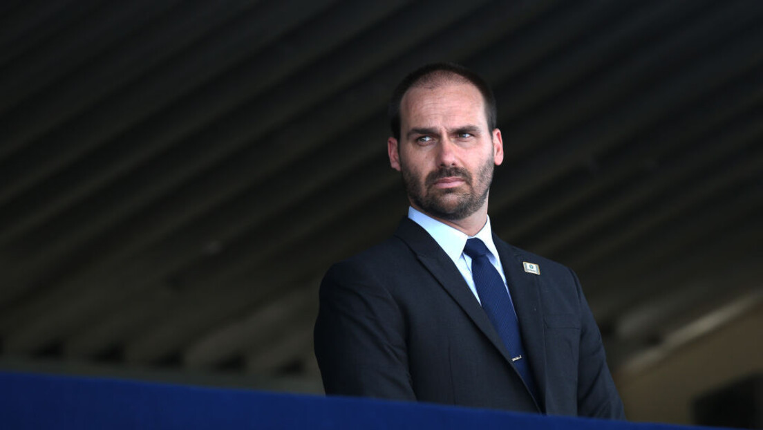 Eduardo Bolsonaro critica relatório da PF: 'lamentável e vergonhoso'