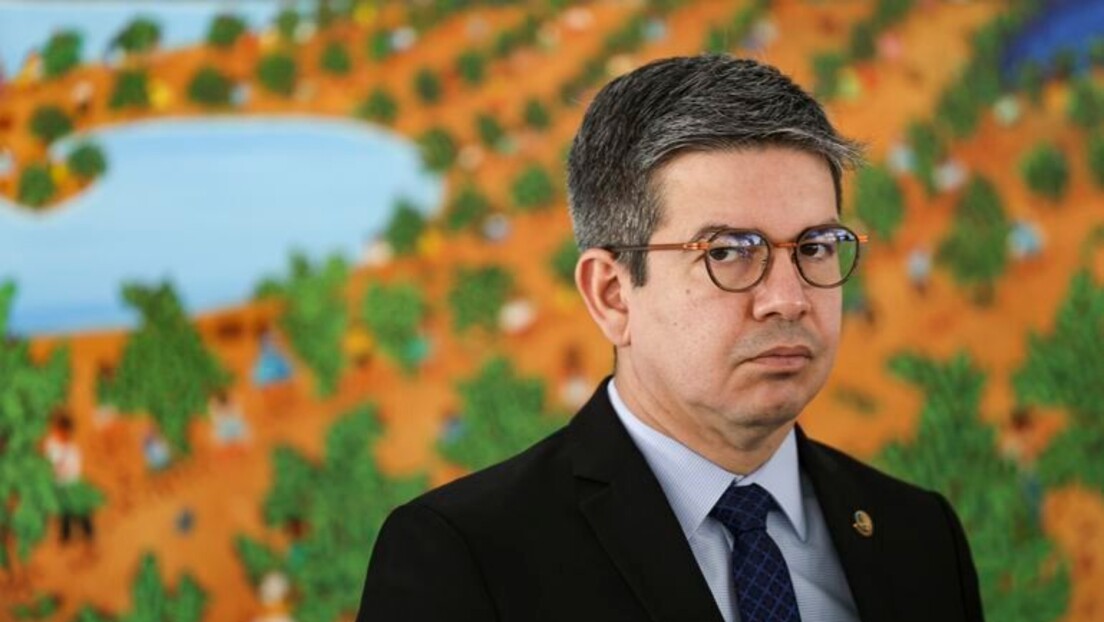 Randolfe comenta sobre derrota do governo na votação para a presidência da CPMI do INSS