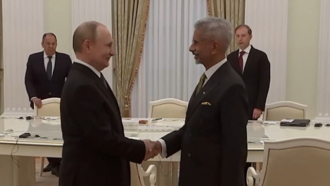 Putin se reúne com Ministro das Relações Exteriores da Índia