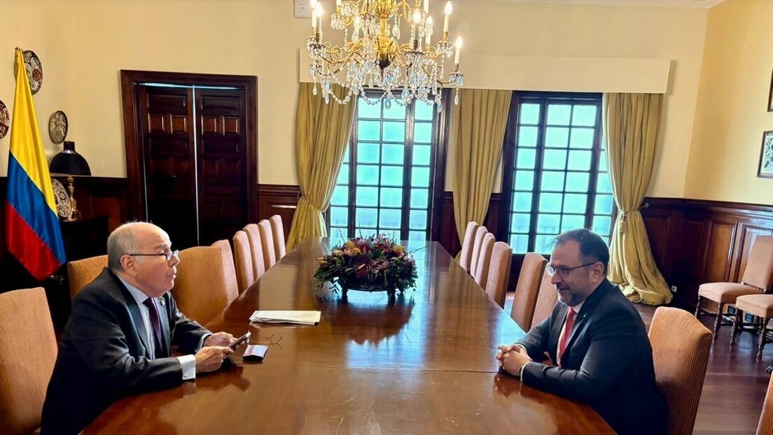 Em meio a tensões com EUA, Mauro Vieira se reúne com chanceler venezuelano