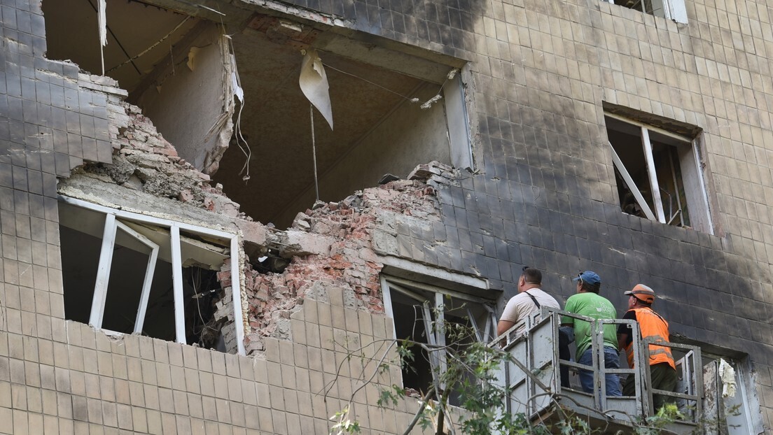 Em meio a diálogos pela paz, Ucrânia ataca civis e infraestrutura nuclear da Rússia