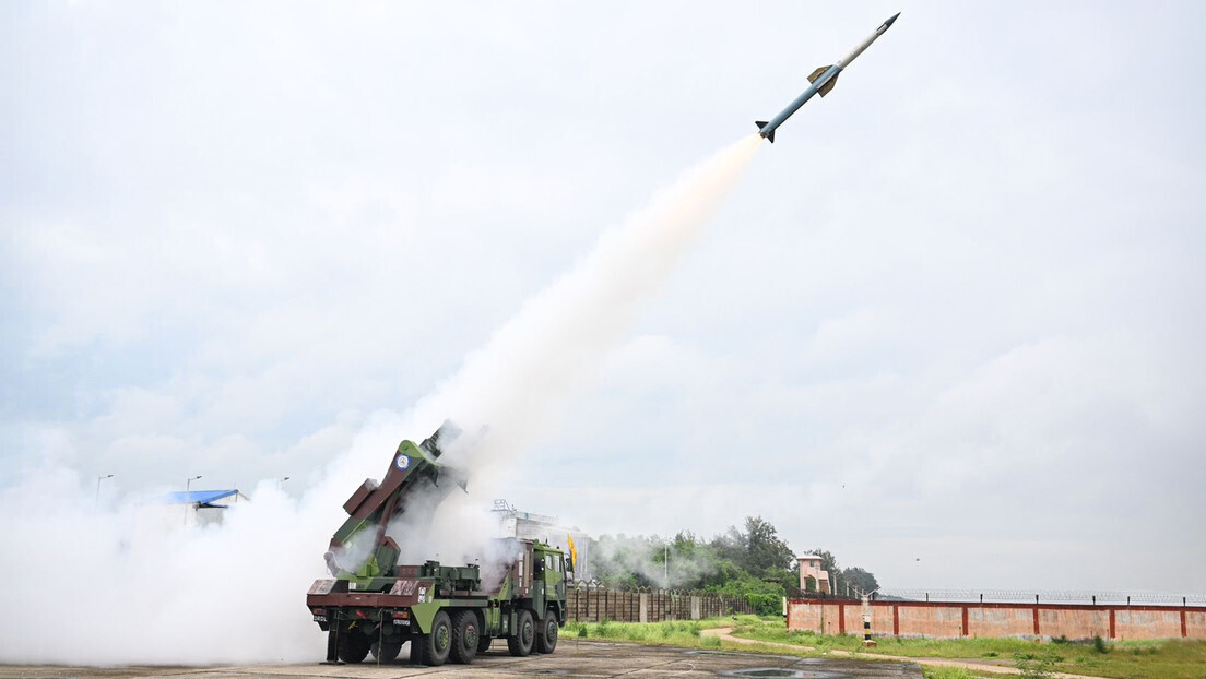 Índia testa sistema integrado de defesa antiaérea com múltiplos armamentos