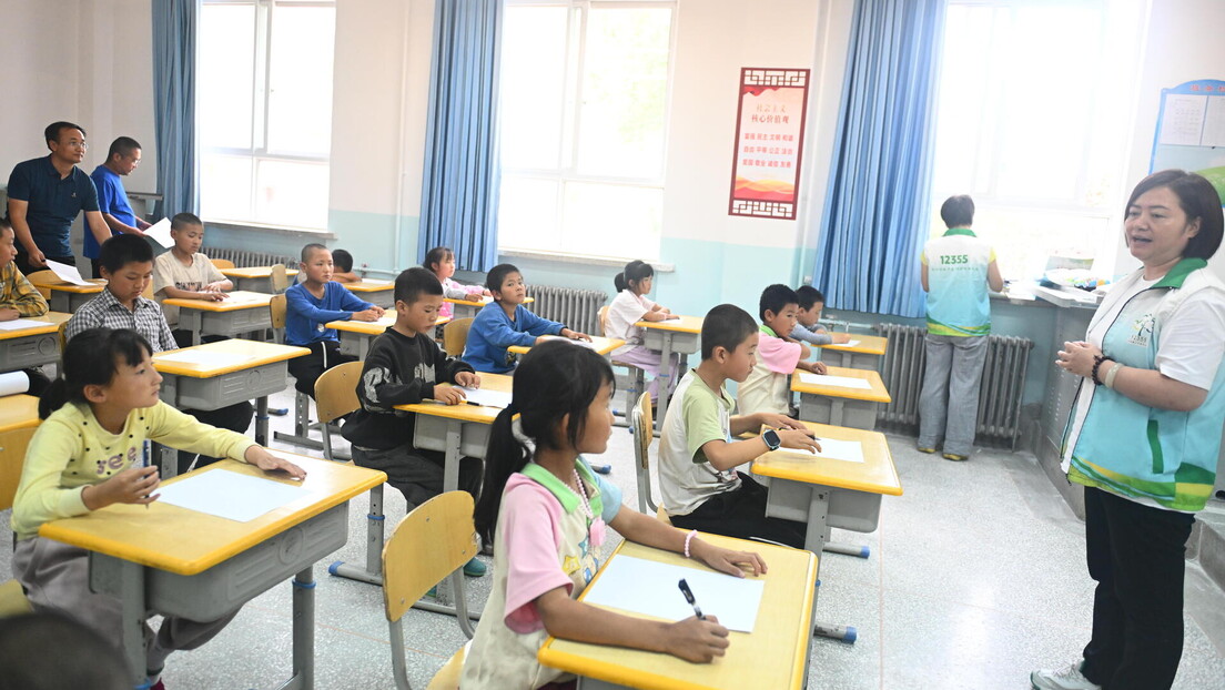 Cidade chinesa lança aulas de IA obrigatórias em todas as escolas