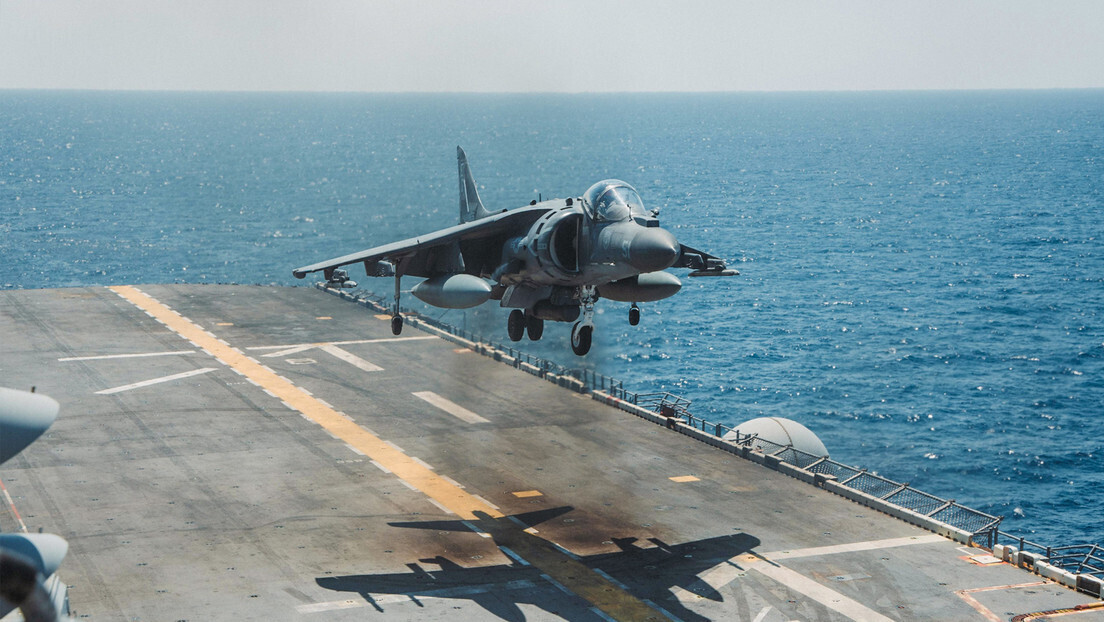 Confira imagens do deslocamento de navios de guerra americanos em direção ao sul do Caribe