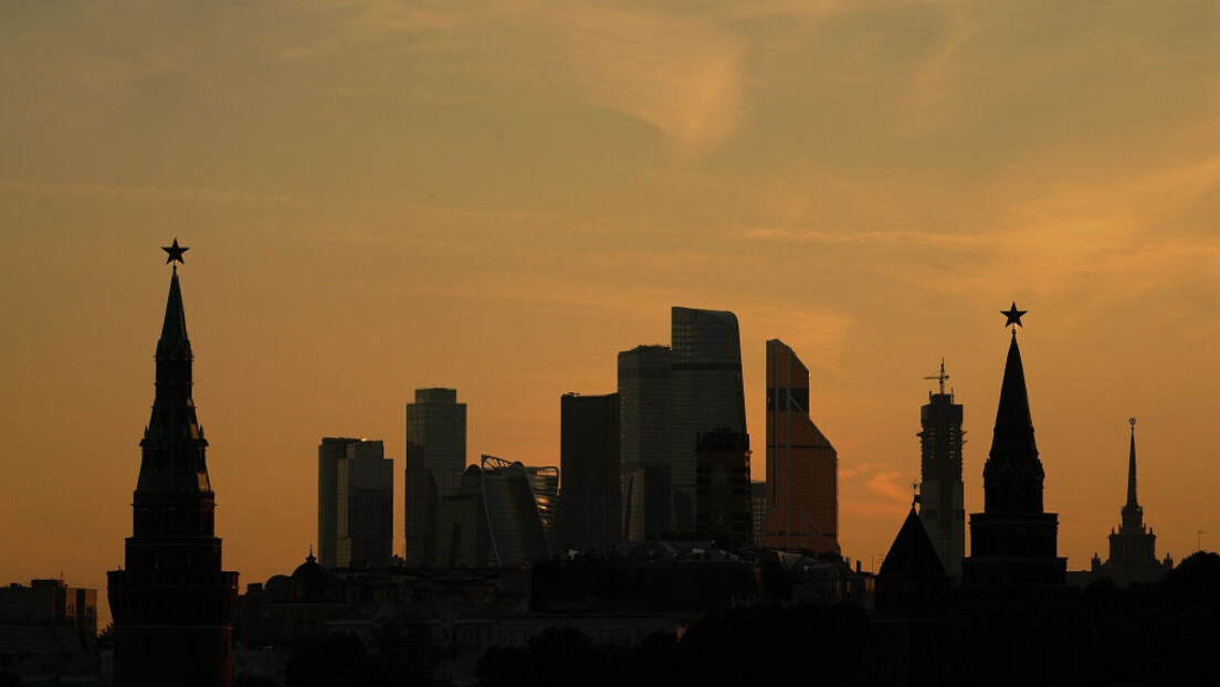 Kremlin afirma que encontro entre Putin e Zelensky é possível, mas exige preparação