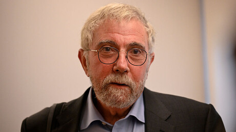 Nobel de Economia critica tarifas de Trump e destaca dependência dos EUA do suco de laranja brasileiro