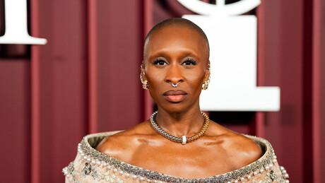 Mulher negra e LGBT interpreta Jesus Cristo em musical em Hollywood