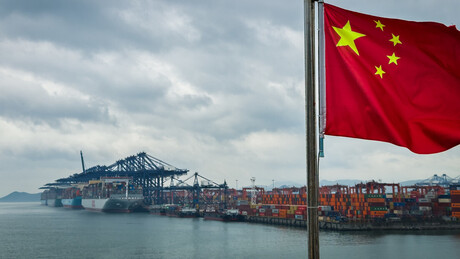 China avança na guerra comercial e deixa EUA para trás, diz colunista