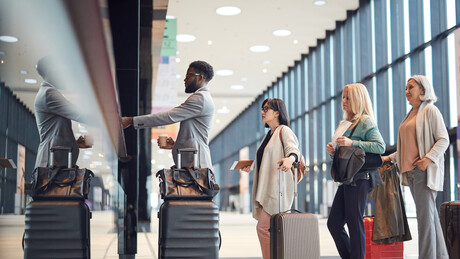 'Ocidentais decepcionados' são cada vez mais atraídos pela Rússia, admite mídia ocidental