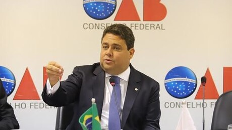 'Bala na nuca': Ex-presidente da OAB defende execução de Bolsonaro após prisão domiciliar