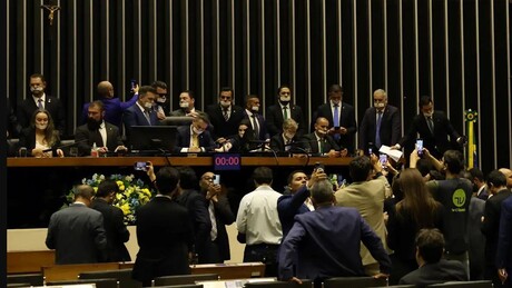 Alcolumbre e Motta cancelam sessões no Congresso após protestos e obstrução da oposição