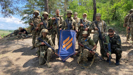 'Se eu não fugisse, eu ia morrer': brasileiro lutando por Kiev revela rotina de abandono na Ucrânia