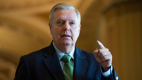 Plano do governo Trump contra Rússia consiste em 'esmagar' Brasil e países do BRICS, diz senador