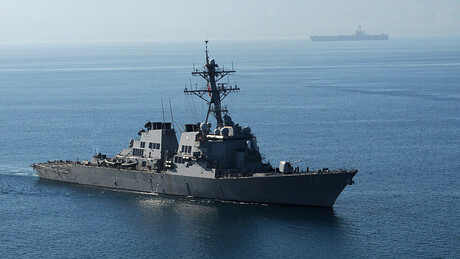 China expulsa navio de guerra dos EUA de águas territoriais disputadas com as Filipinas