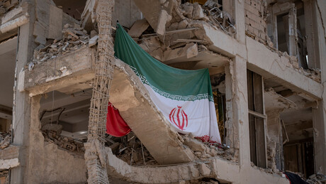 Três países europeus ameaçam retomar sanções contra Irã, aponta imprensa