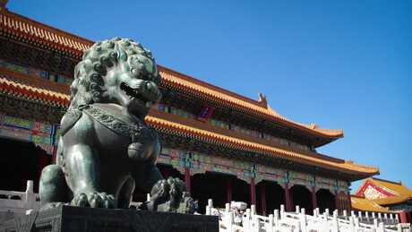 China impõe sanções contra dois bancos europeus