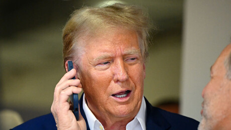 Trump realiza longo telefonema com Zelensky e líderes da OTAN após encontro com Putin