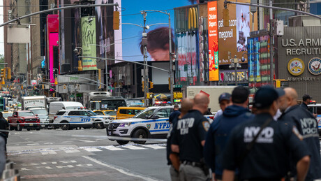 Times Square é evacuada em Nova York após suspeita de bomba