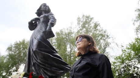 Inaugurado monumento a Daria Dugina, jornalista russa assassinada pelo regime de Kiev (VÍDEO)