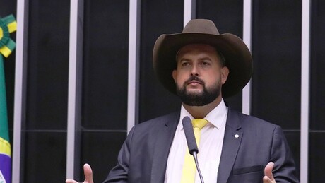 'Vamos acabar com a sua vida': Zé Trovão ameaça Moraes