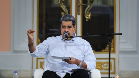 Maduro acusa EUA de tentar 'mudança de regime' com ação militar no Caribe