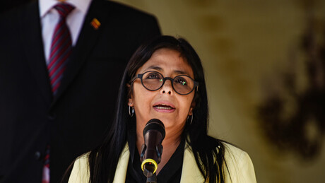 Delcy Rodríguez acusa EUA de montar ‘um espetáculo patético’ contra Maduro