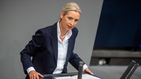 Envio de tropas de Berlim para a Ucrânia seria 'um erro fatal', diz líder da oposição alemã