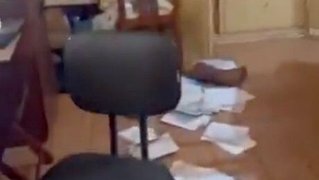 Flávio Bolsonaro diz que avós foram feitos reféns e Eduardo acusa Moraes